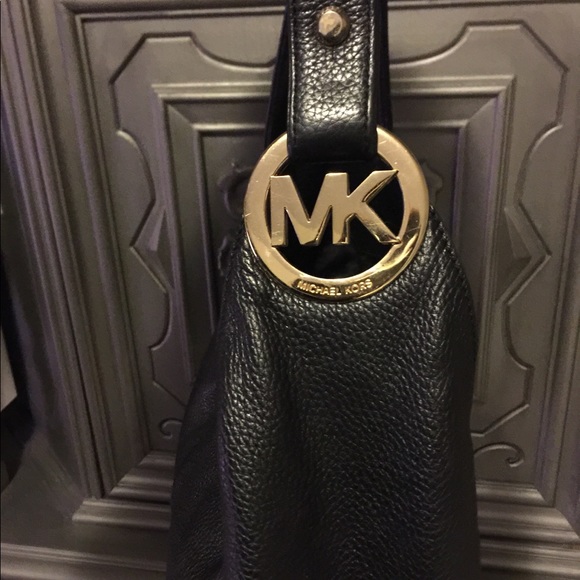 Micheal Kors leather purse, gently used - Picture 2 of 4